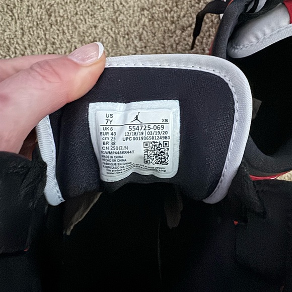 Jordan’s - Picture 3 of 3